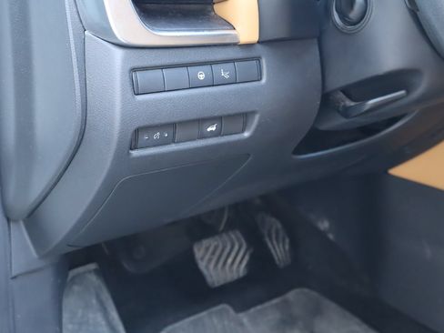 Used 2021 Nissan Rogue Platinum FWD image 23