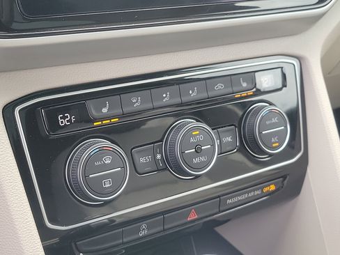 Used 2021 Volkswagen Atlas SEL image 16