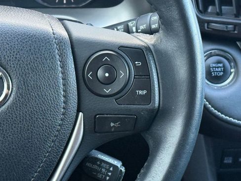 Used 2017 Toyota RAV4 Limited image 16