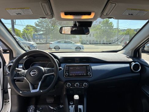 Used 2025 Nissan Versa SV image 31