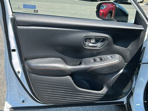 Used 2025 Honda HR-V Sport image 9