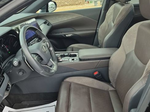 Used 2023 Lexus RX 350 w/ Accessory Package (2T) AWD/4WD image 17