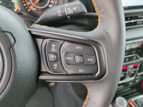 Used 2024 Jeep Gladiator Sport image 19