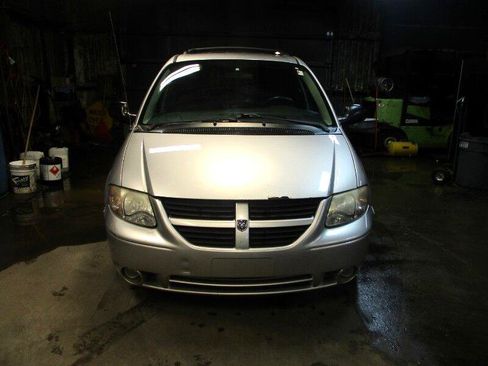Used 2007 Dodge Grand Caravan SXT image 3