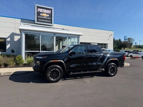 Used 2026 GMC Canyon AT4 w/ Technology Plus Package AWD/4WD image 2