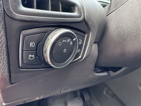 Used 2013 Ford Focus SE FWD image 23