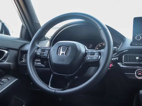 Used 2025 Honda Civic Sport image 17