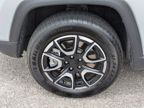 Used 2024 Jeep Compass Trailhawk AWD/4WD image 12