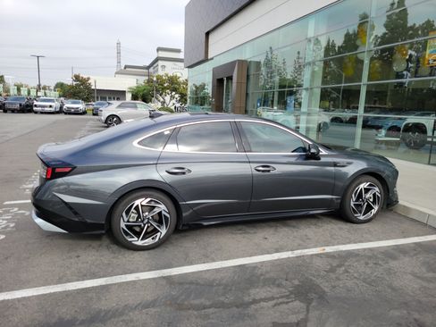Used 2024 Hyundai Sonata SEL w/ Convenience Package FWD image 5