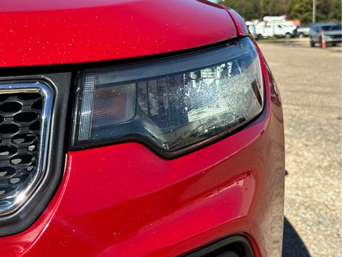 Used 2024 Jeep Compass Latitude image 9