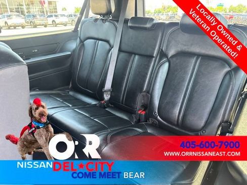 Used 2024 Jeep Wagoneer L Series II RWD image 13