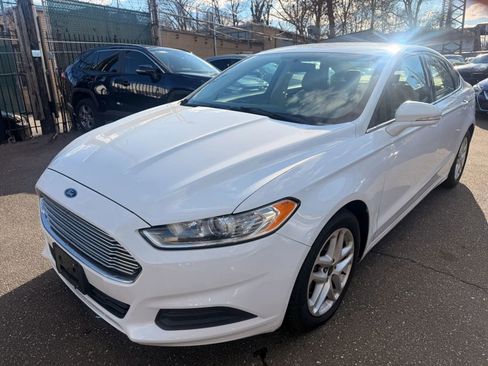 Used 2014 Ford Fusion SE image 1