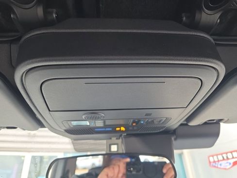 New 2025 Ford Bronco Base w/ Sasquatch Package image 18