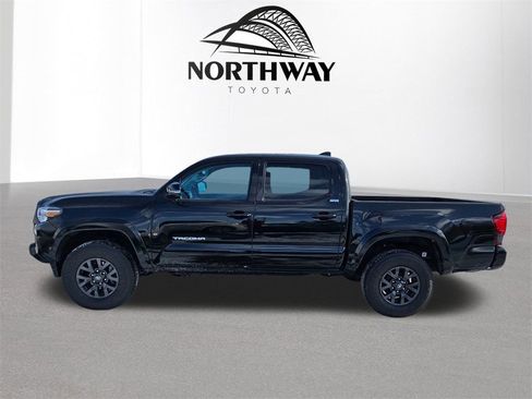 Used 2023 Toyota Tacoma 4x4 Double Cab image 3
