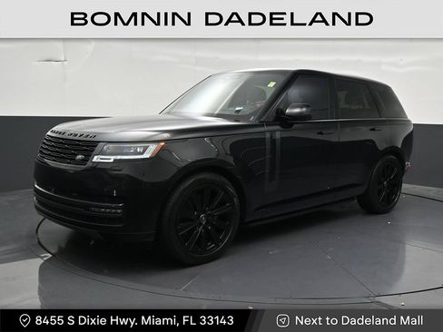Used 2025 Land Rover Range Rover SE AWD/4WD image 1