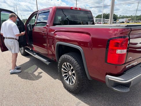 Used 2017 GMC Sierra 1500 SLE w/ SLE Value Package AWD/4WD image 7