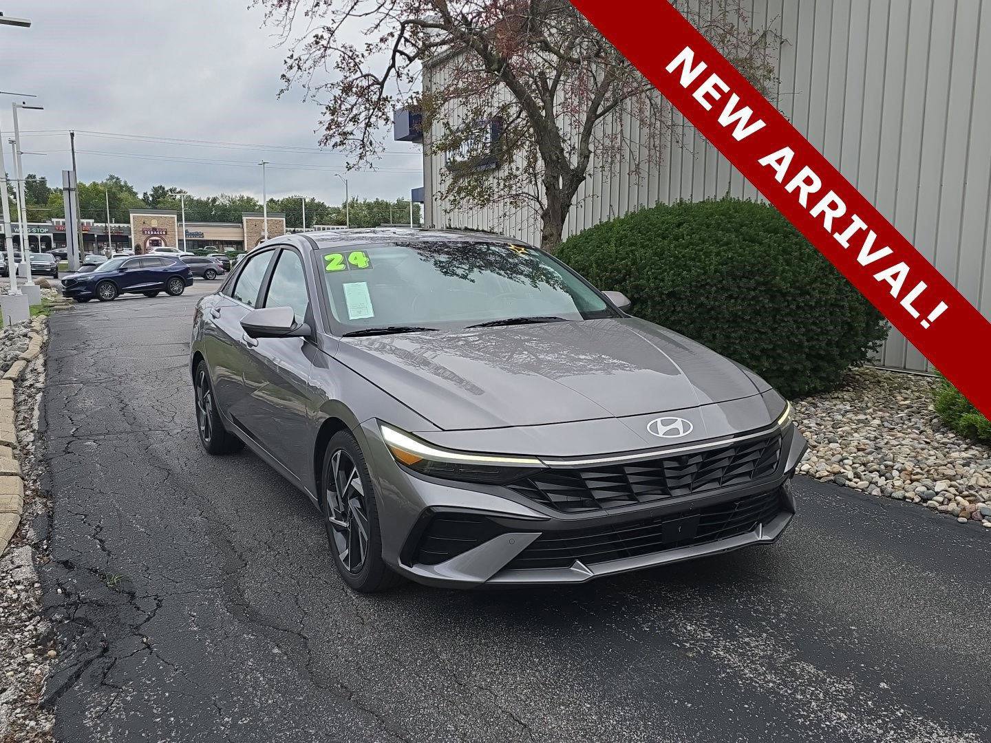 Used 2024 Hyundai Elantra Limited FWD image 1