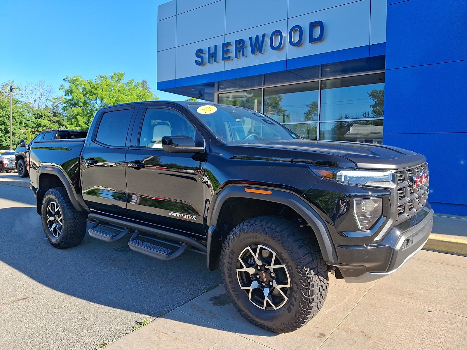 Used 2026 GMC Canyon AT4X AWD/4WD image 1