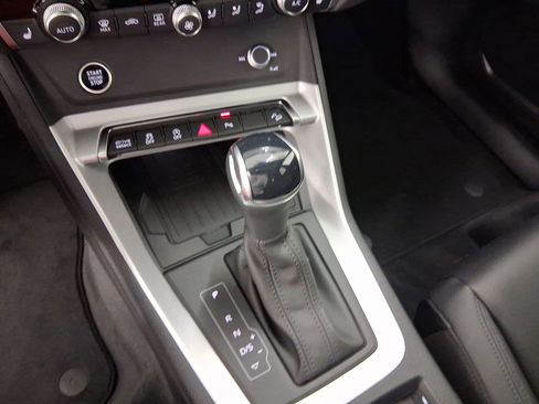 Used 2025 Audi Q3 2.0T Premium w/ Convenience Package image 16