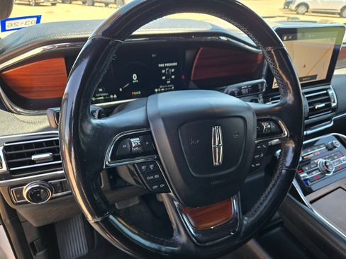 Used 2018 Lincoln Navigator Select w/ Cargo Package RWD image 10