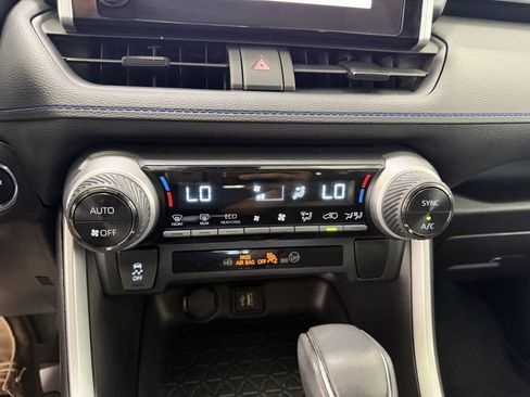 Used 2024 Toyota RAV4 SE AWD/4WD image 17