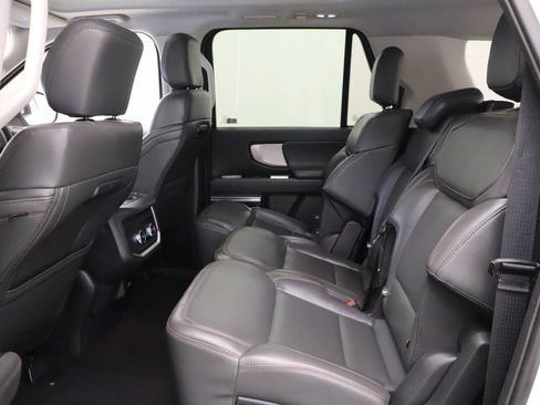 Used 2025 Ford Expedition Max Active AWD/4WD image 18
