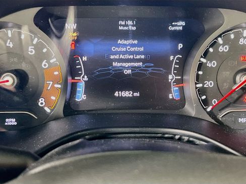 Used 2022 Jeep Compass Latitude w/ Sun and Sound Group AWD/4WD image 12