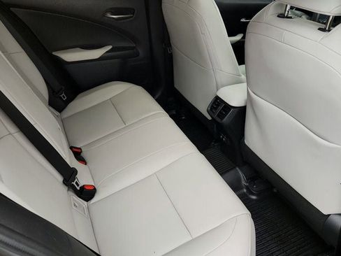 Used 2019 Lexus UX 250h w/ Premium Package image 25