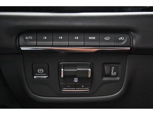New 2026 Cadillac Escalade Platinum Sport w/ LPO, ONYX Package AWD/4WD image 15