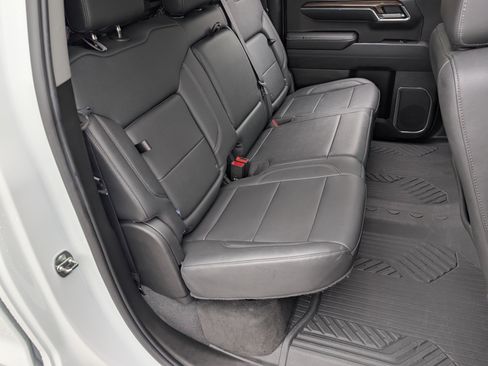 Used 2022 Chevrolet Silverado 1500 LT Trail Boss w/ LT Trail Boss Premium Package AWD/4WD image 19