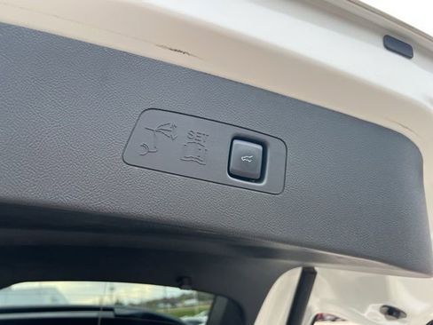 Used 2023 Lincoln Corsair Reserve w/ Equipment Group 201A image 17