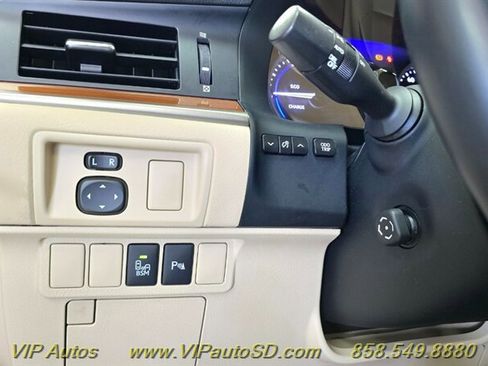 Used 2014 Lexus ES 300h w/ Premium Package w/Bamboo Trim image 28