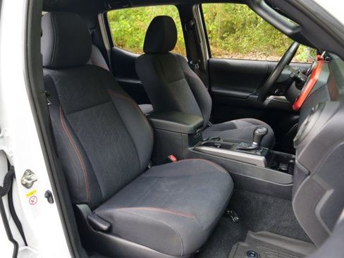 Used 2020 Toyota Tacoma TRD Sport image 45