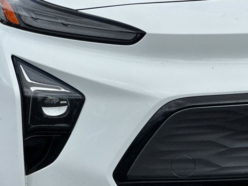 Used 2022 Chevrolet Bolt EUV LT w/ Convenience Package image 43