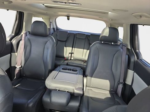 Used 2023 Kia Carnival SX Prestige image 20
