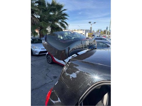 Used 2016 smart fortwo passion RWD image 21