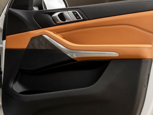 Used 2024 BMW X5 xDrive40i w/ Parking Assistance Package image 41