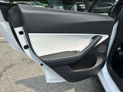 Used 2020 Tesla Model Y Long Range AWD/4WD image 19