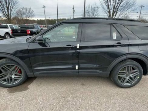 New 2026 Ford Explorer ST w/ Sun And Sound Package image 5