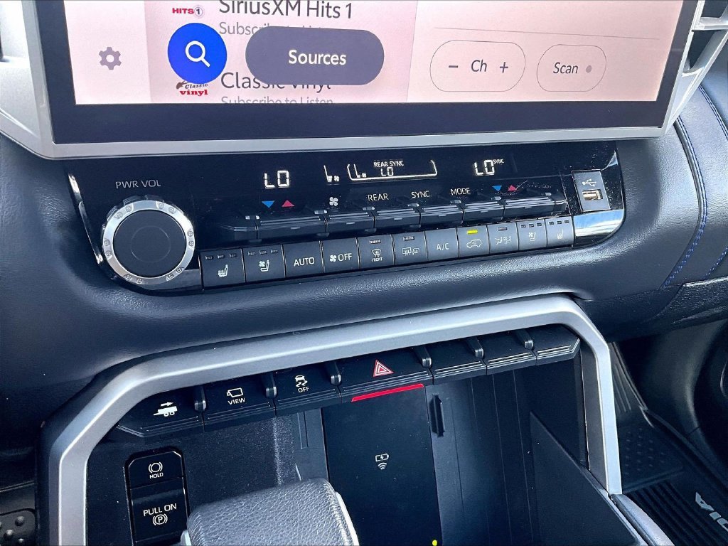 Used 2025 Toyota Sequoia Platinum AWD/4WD image 27
