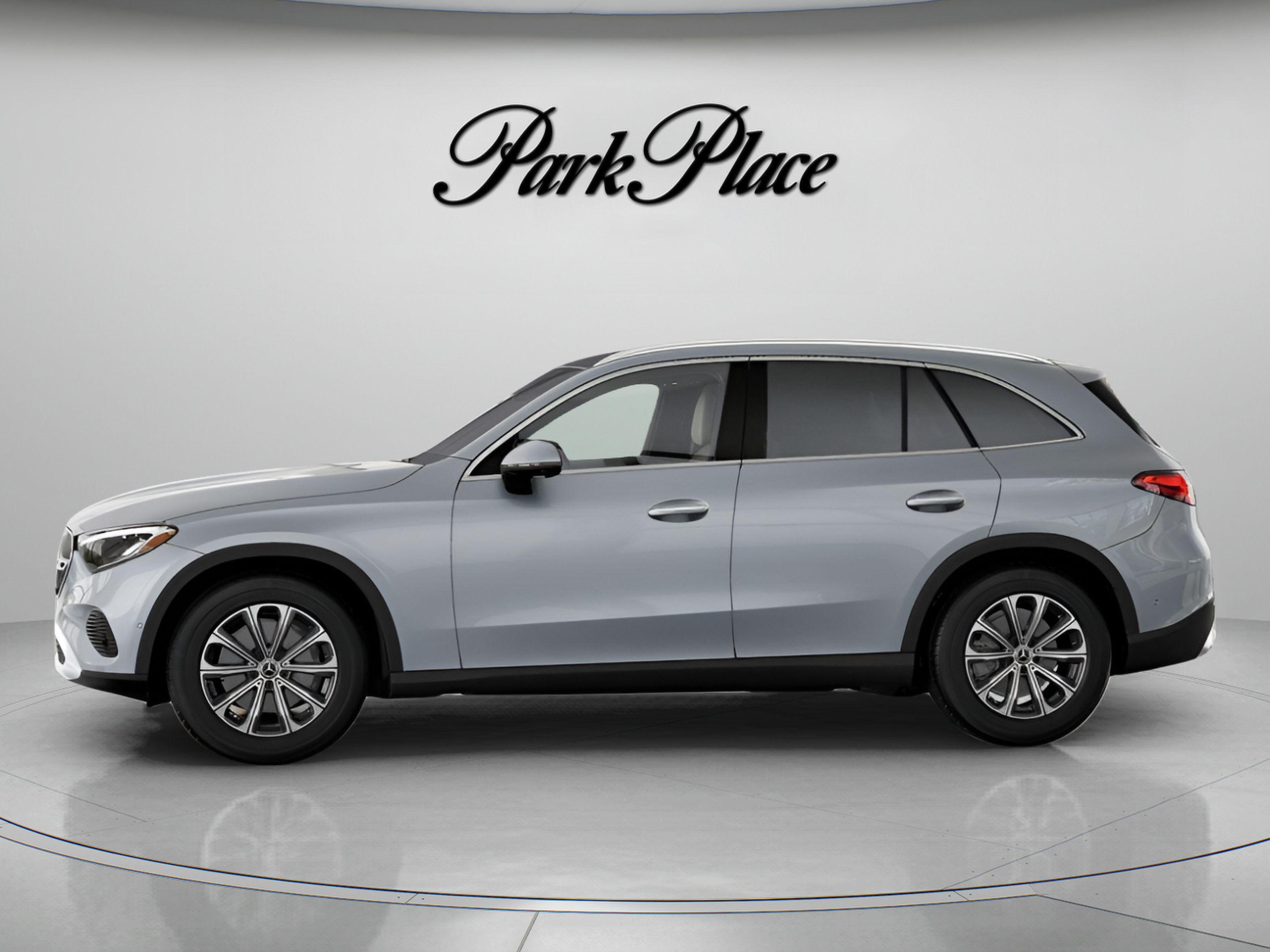 Used 2026 Mercedes-Benz GLC 300 4MATIC image 6