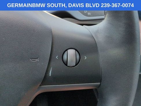Used 2022 Tesla Model Y Long Range AWD/4WD image 27