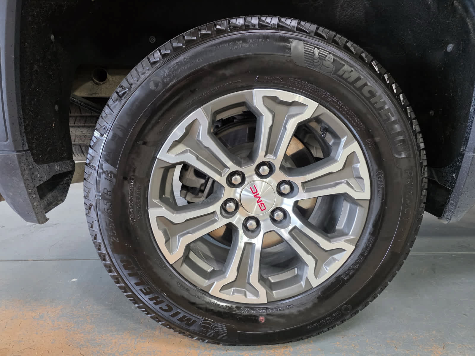 Used 2025 GMC Sierra 1500 SLT AWD/4WD image 9