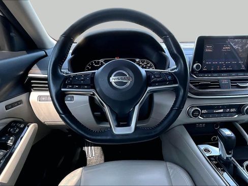 Used 2020 Nissan Altima 2.0 Platinum FWD image 5