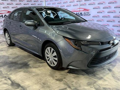 Used 2025 Toyota Corolla LE image 57