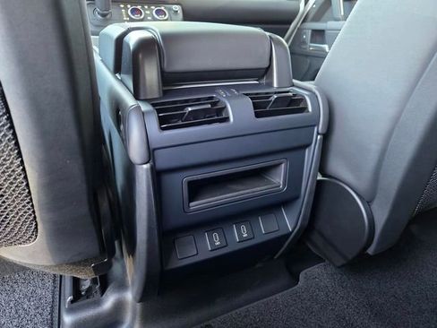 Used 2026 Land Rover Defender 110 X-Dynamic SE image 8