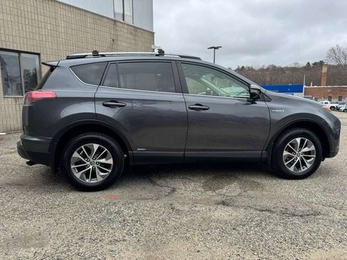 Used 2017 Toyota RAV4 XLE w/ Carpet Mat Package image 6