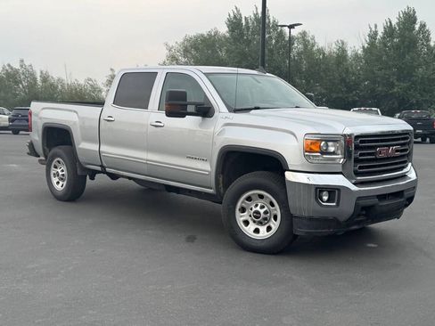 Used 2018 GMC Sierra 2500 SLE w/ SLE Fleet Preferred Package AWD/4WD image 9