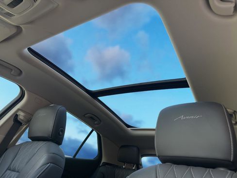 Used 2023 Buick Envision Avenir image 26