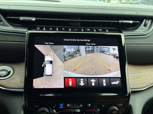 Used 2023 Jeep Grand Cherokee L Summit w/ Advanced Protech Group IV AWD/4WD image 25